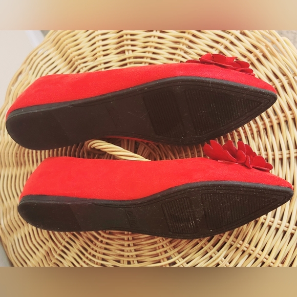 Red Floral Loafers - Picture 4 of 4